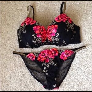 Victoria Secret 36 D large panty and bra set